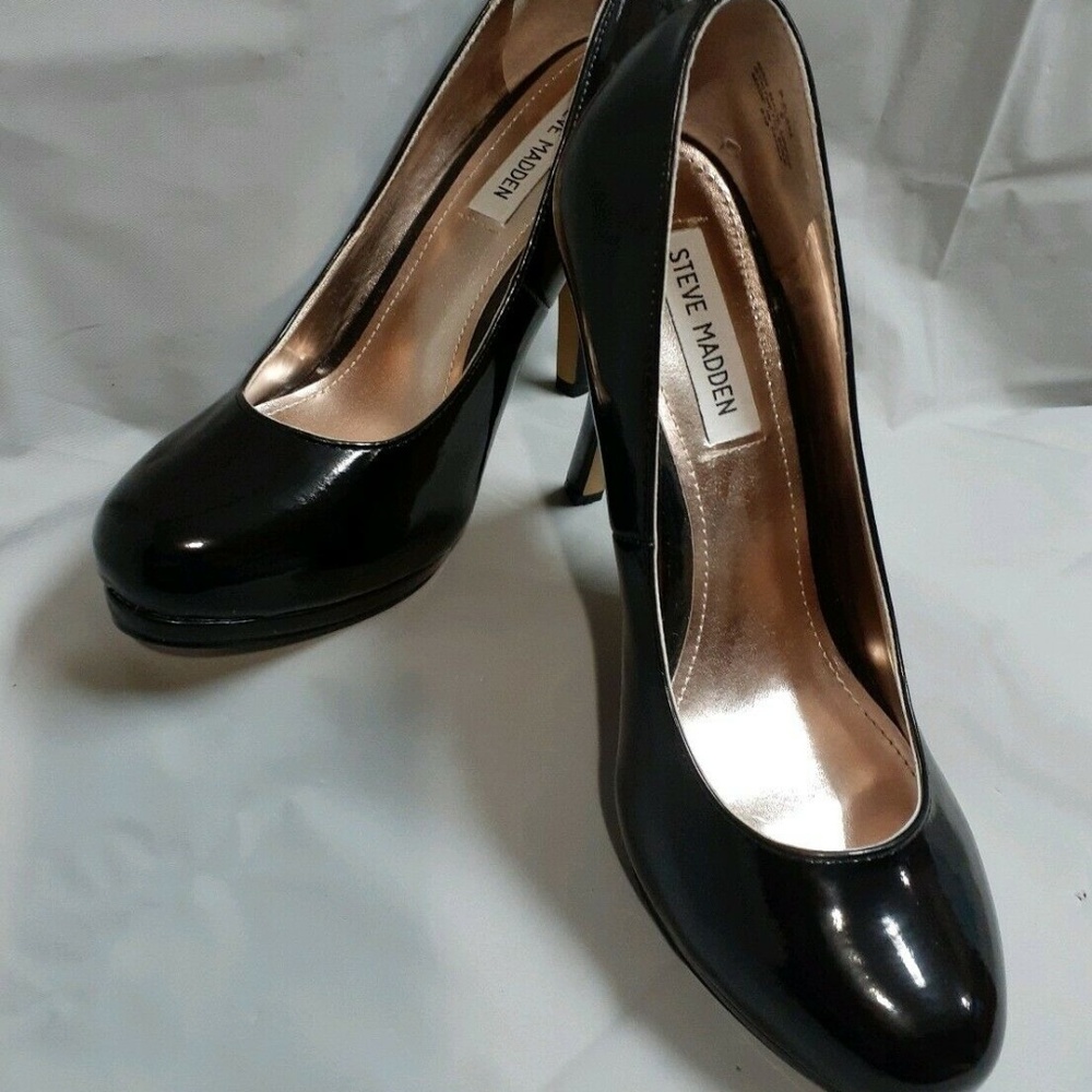 Steve Madden "Elaya" Patent Leather Heels Like New